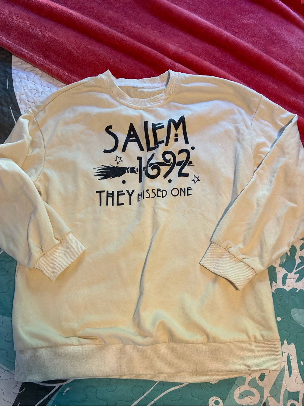 Salem 1692 Graphic Crewneck Sweatshirt - Cream
